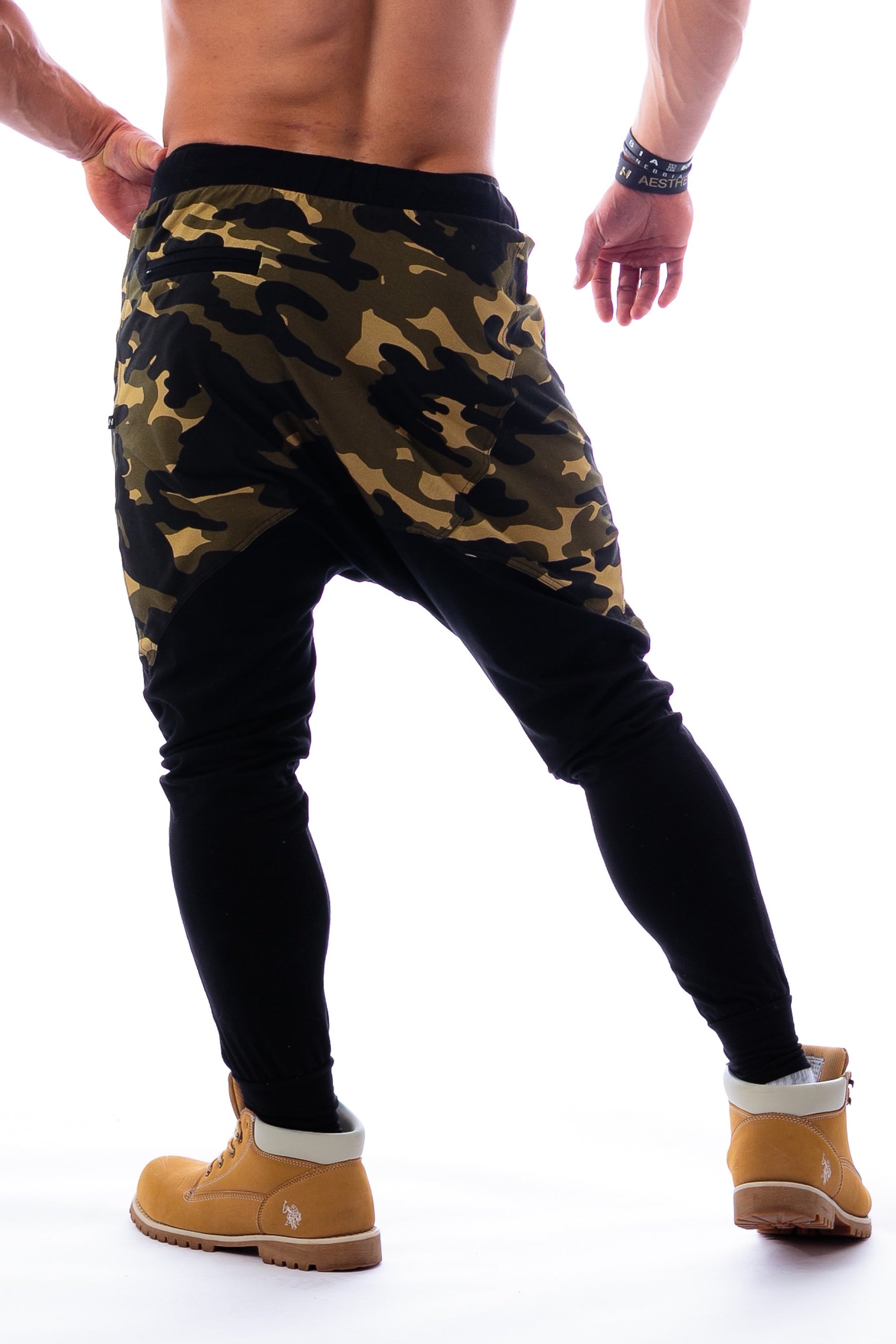 Nebbia - Sporthose AW - Camo (117) - Rückseite