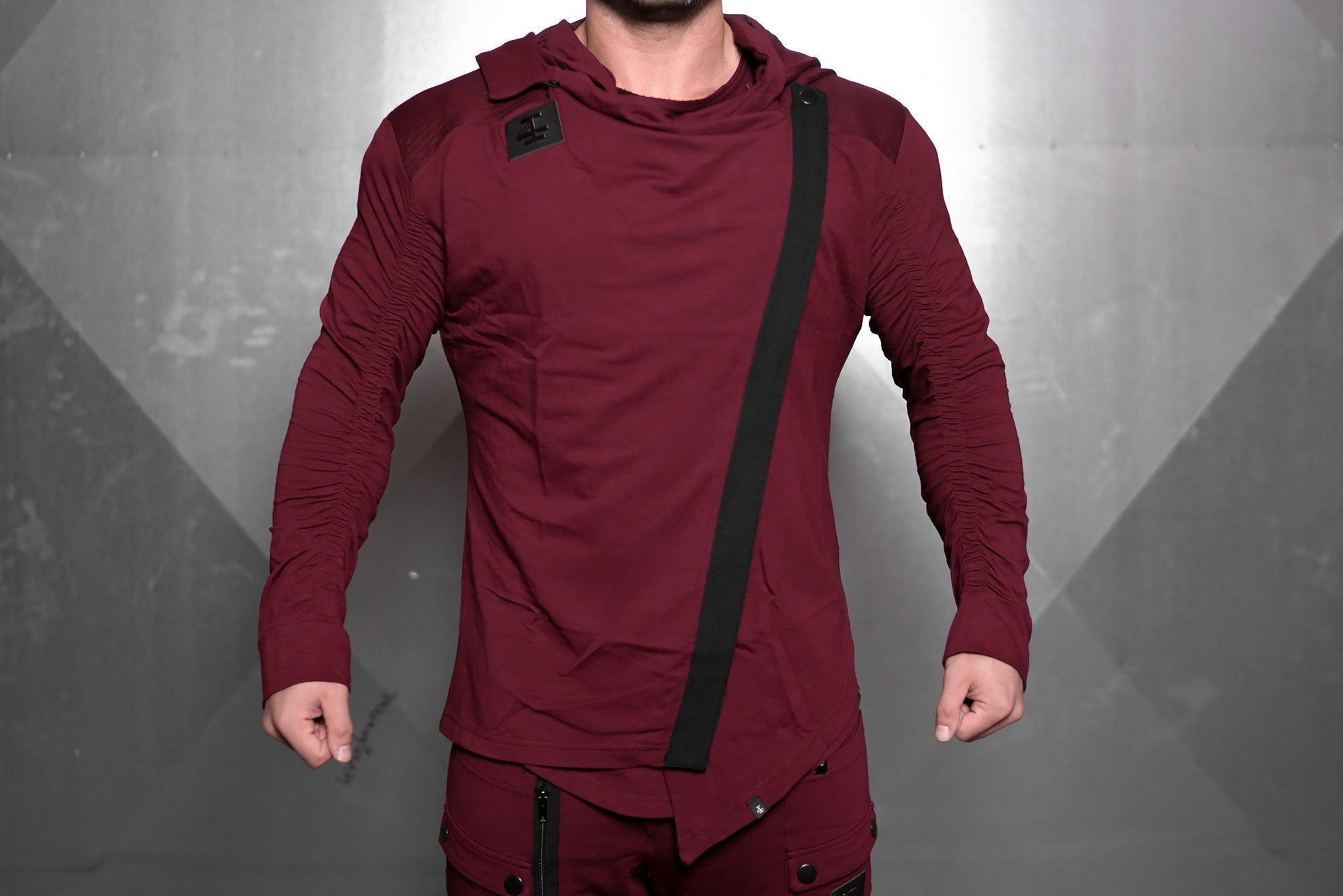 4Invictus - Elementum Asymmetric Vest – Bordeaux Red - Vorderseite