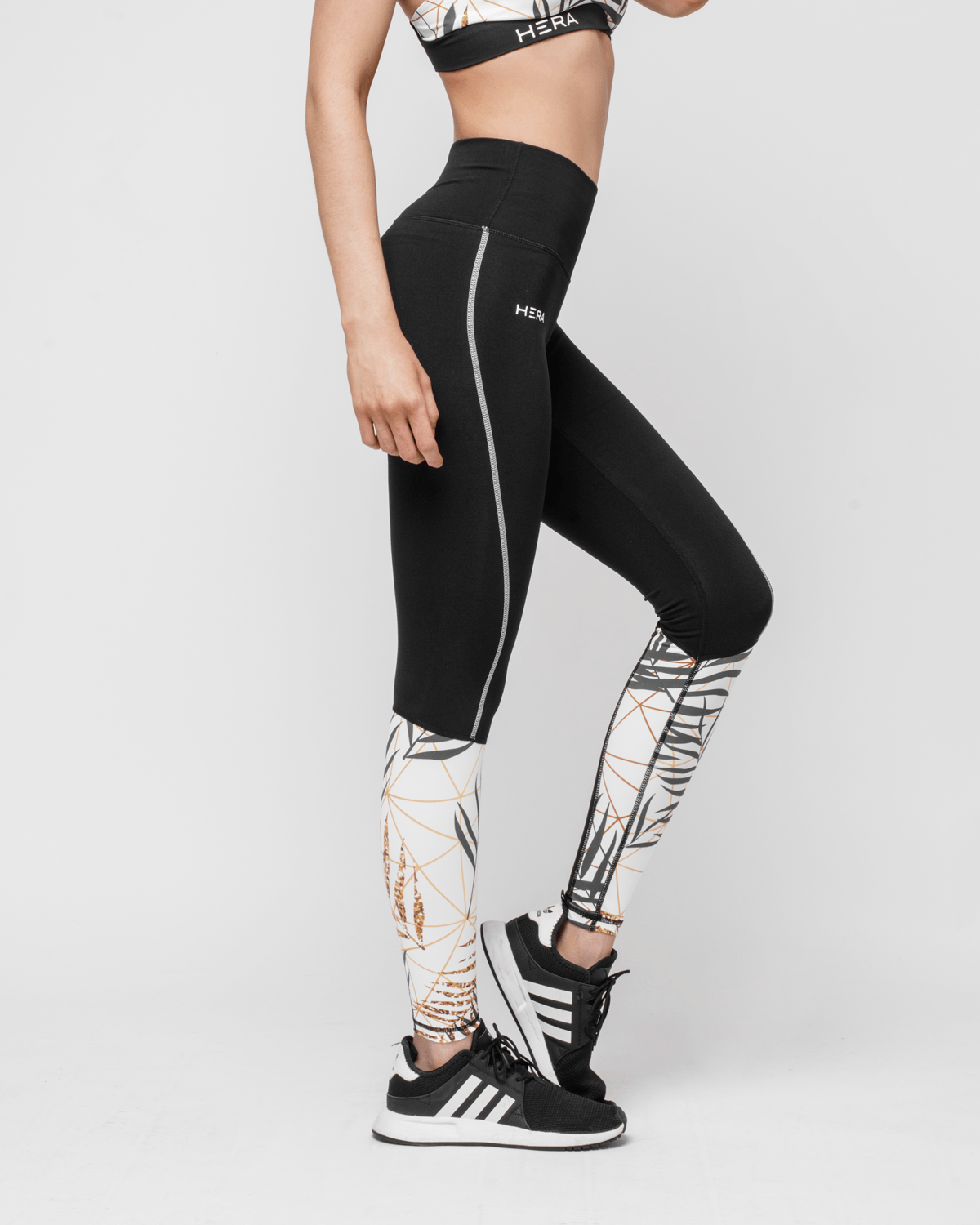 HERA x HERO - GiaMetta Feather Leggings - Seitlich 1