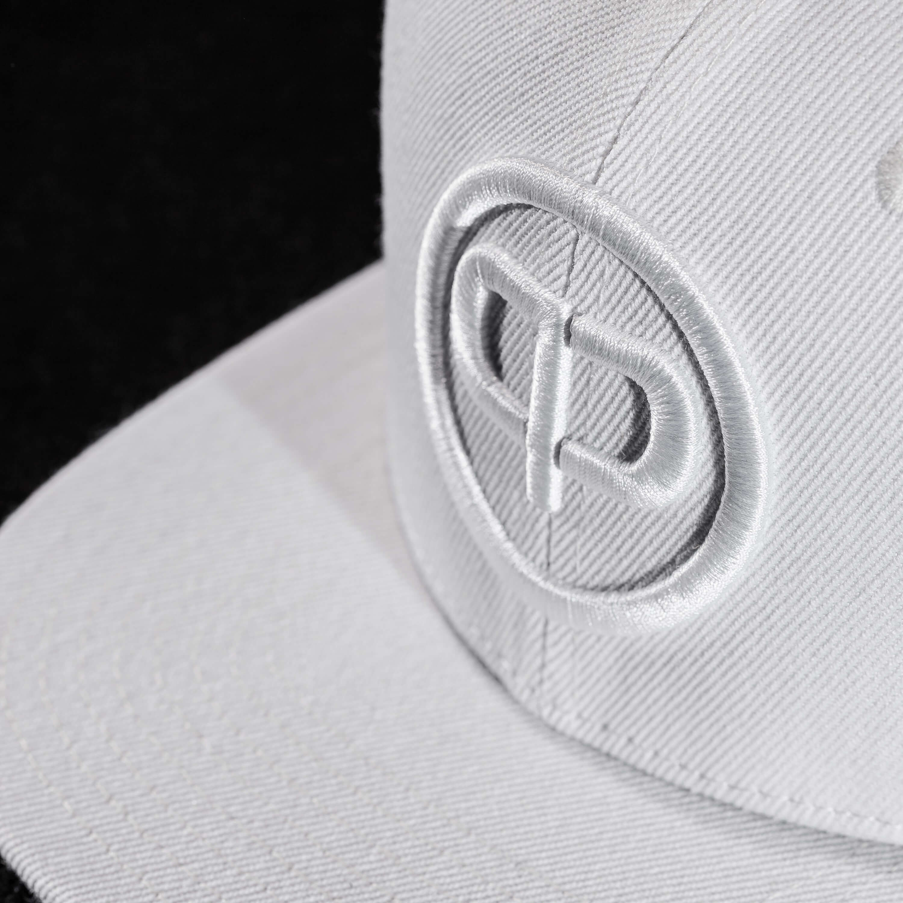 Pablo & Capone - Snapback Cap - White & White