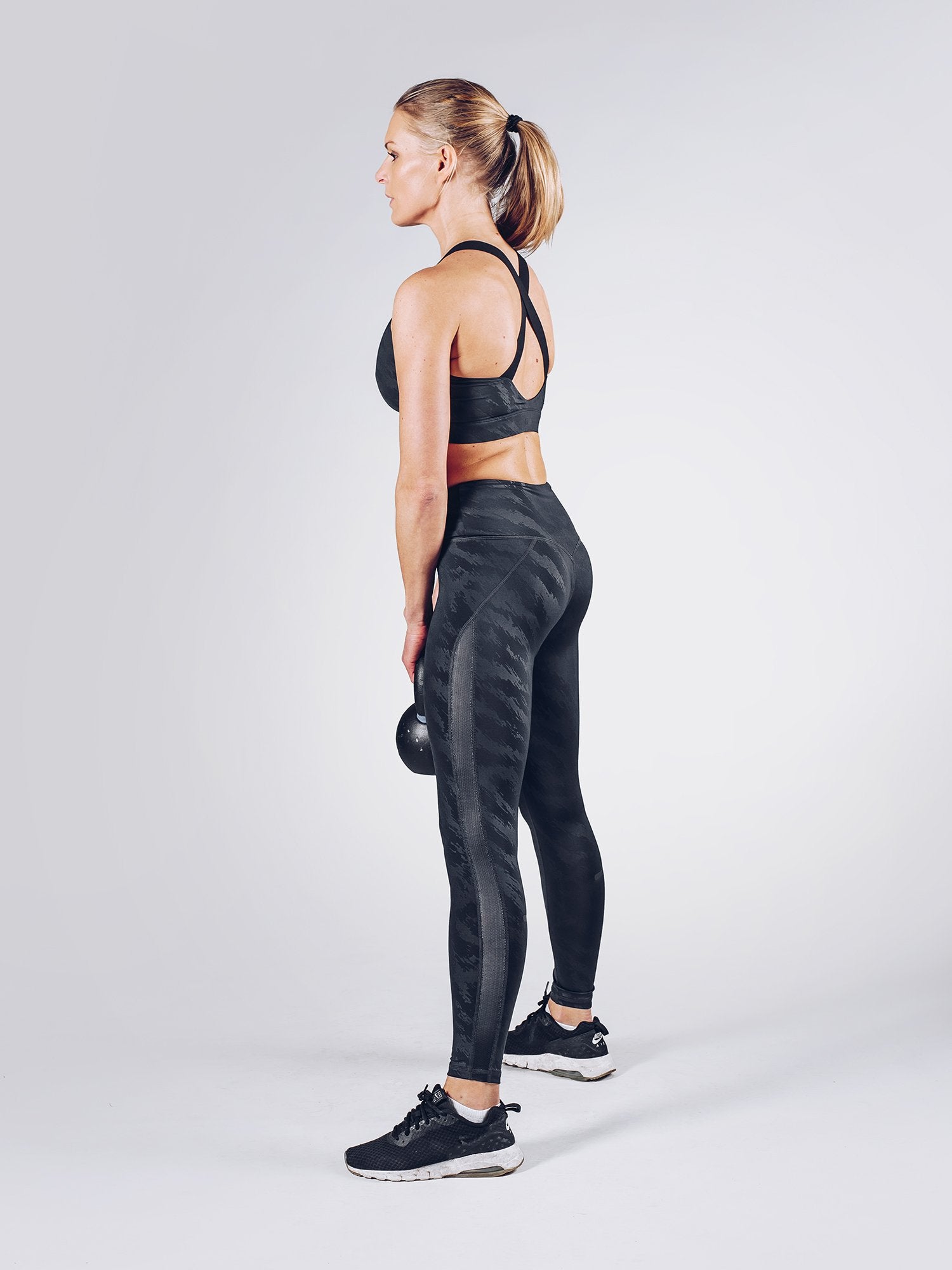 Workout Empire - Elevate Leggings - Obsidian - Beispiel 1