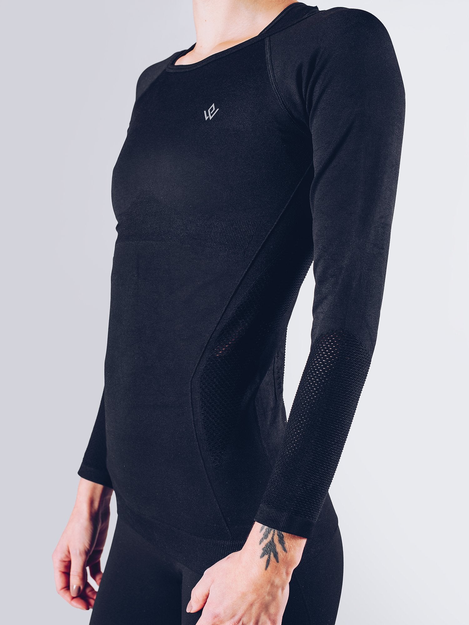 Workout Empire - Sculpt Longsleeve - Obsidian - Seitlich Detail