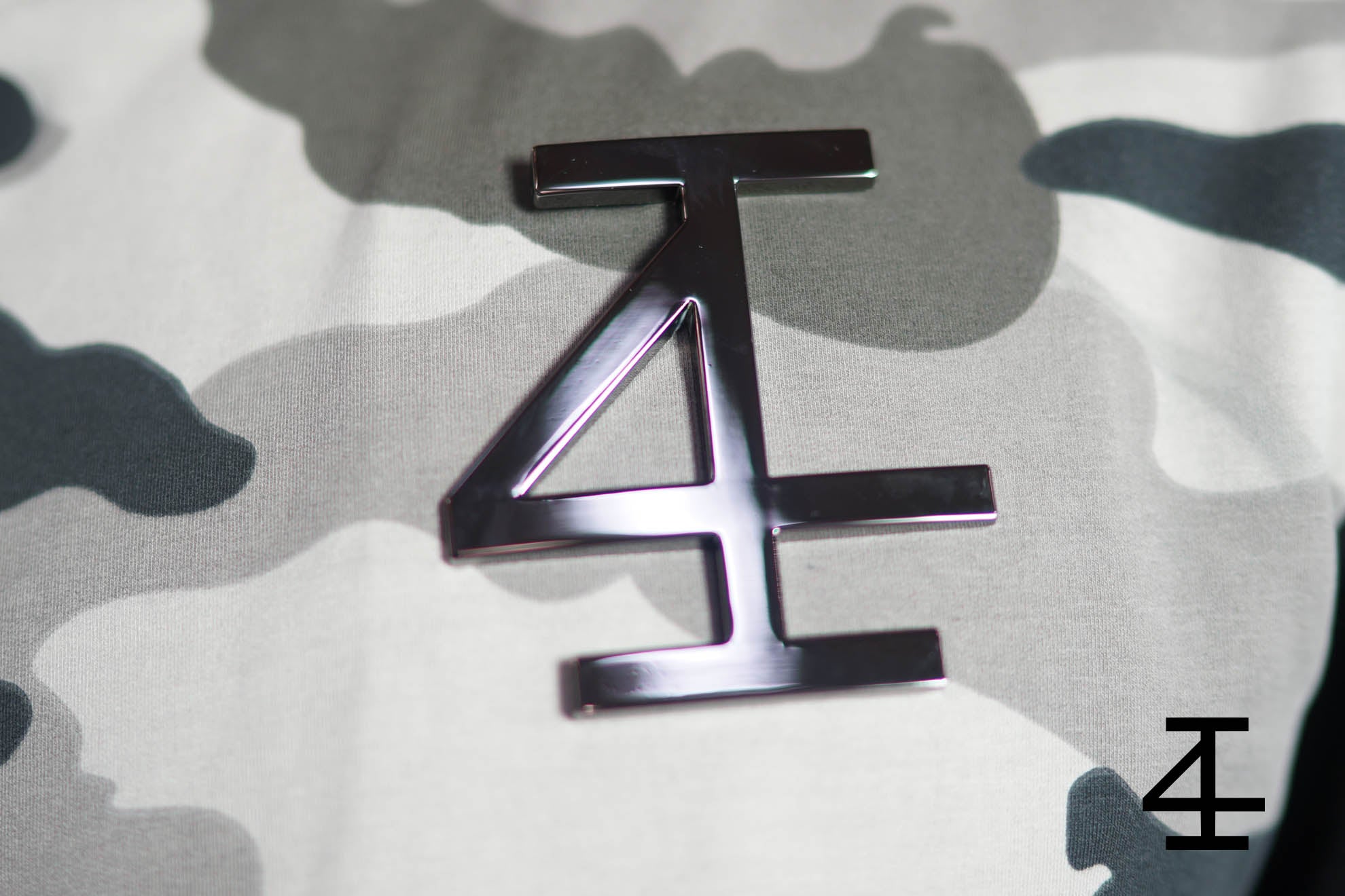 4Invictus - Gun Metal Varsity – Desert Storm - Detail 1