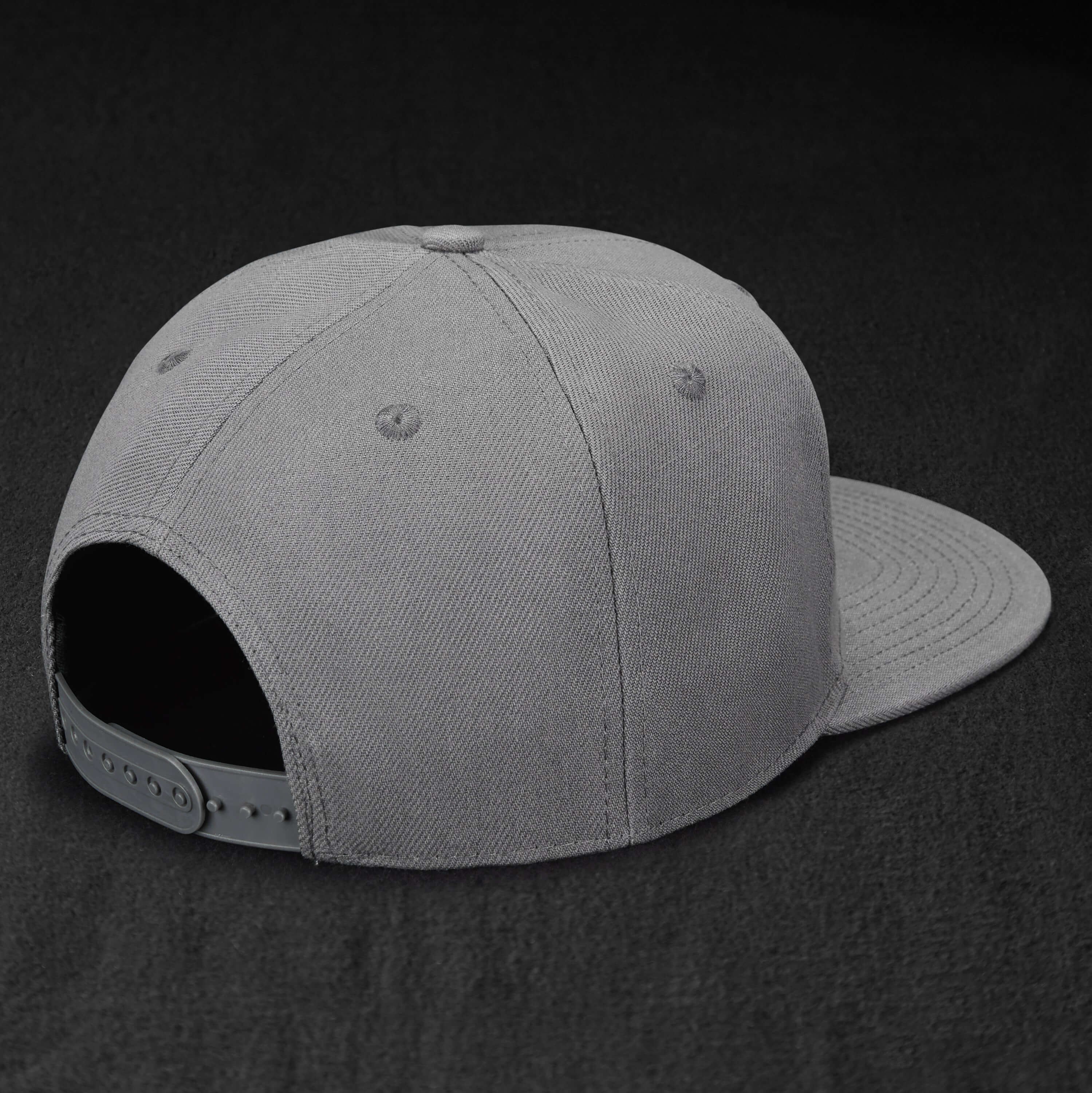 Graue Snapback Cap