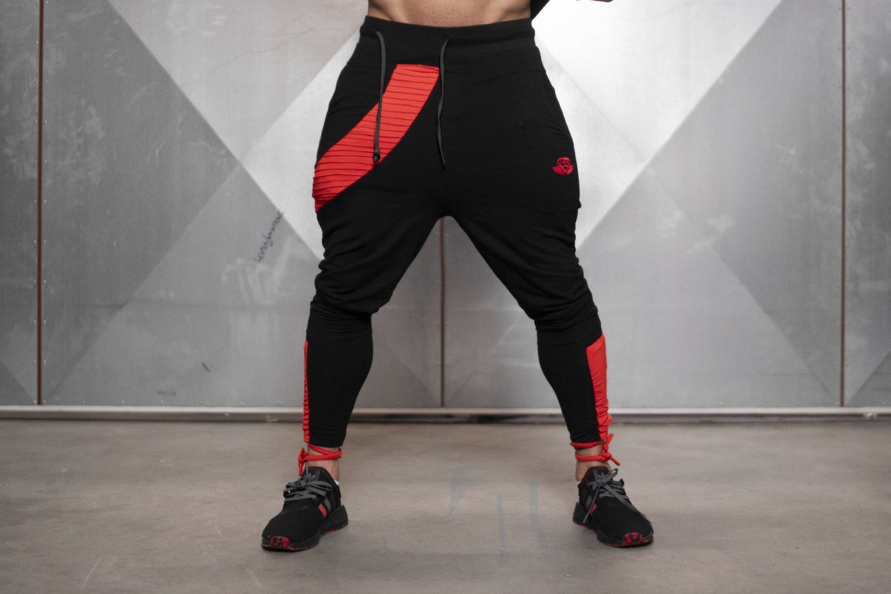 Body Engineers - RONIN Prometheus Jogger 2.0 – Black Fire Red - Vorderseite 2