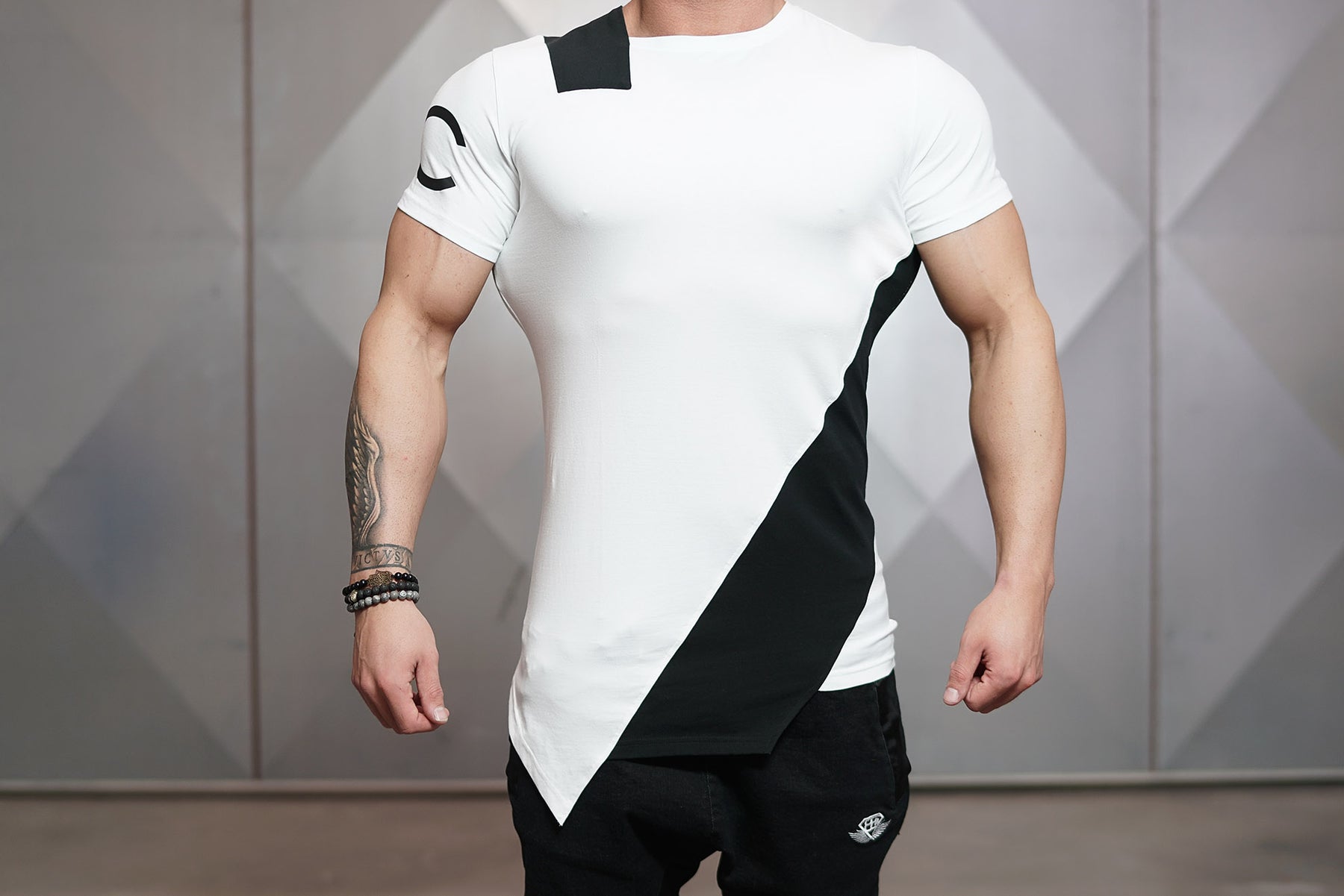 Body Engineers - DC CUE Shirt – White - Vorderseite