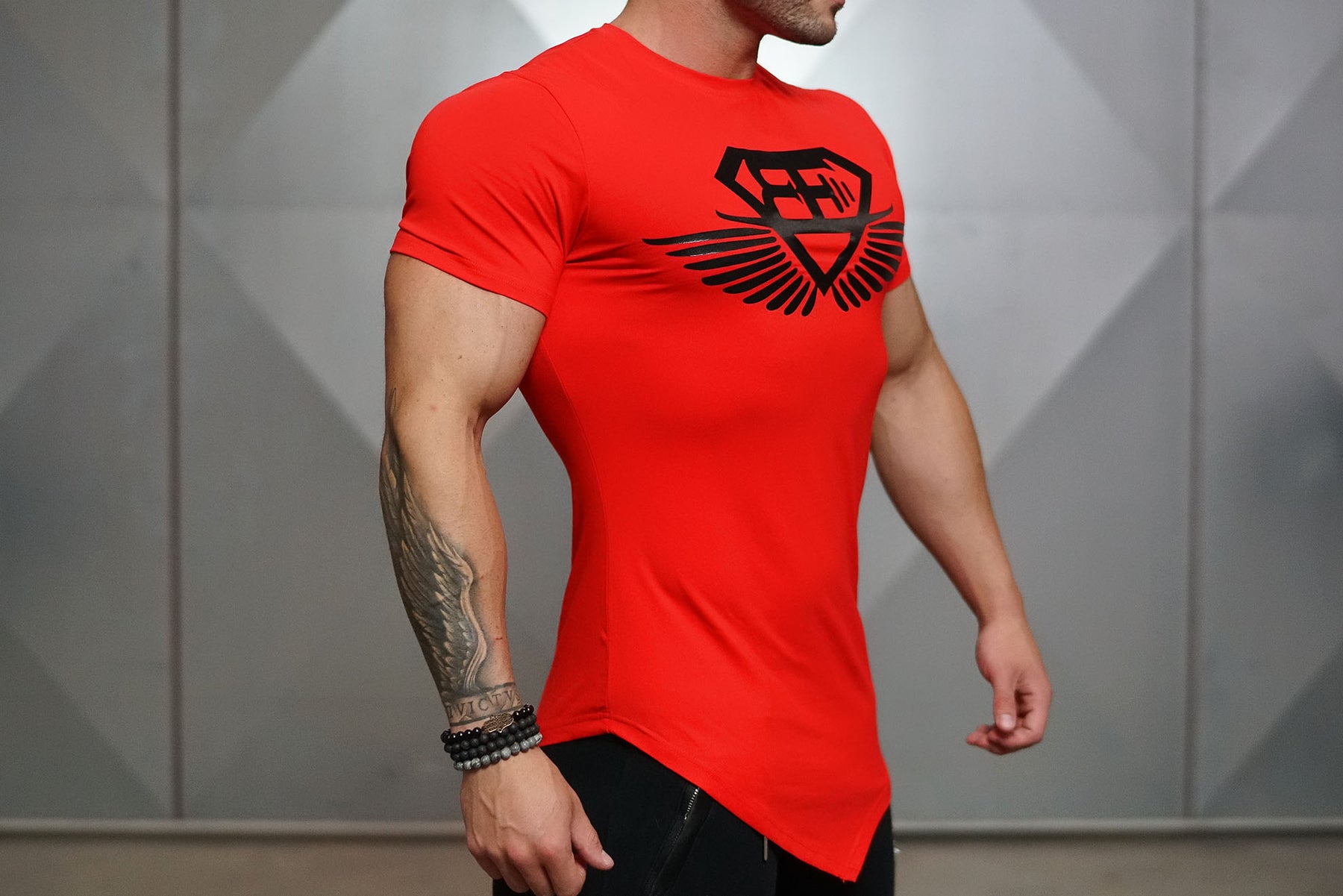 Body Engineers - Engineered Life T 2.0 – Red & Black - Seitlich