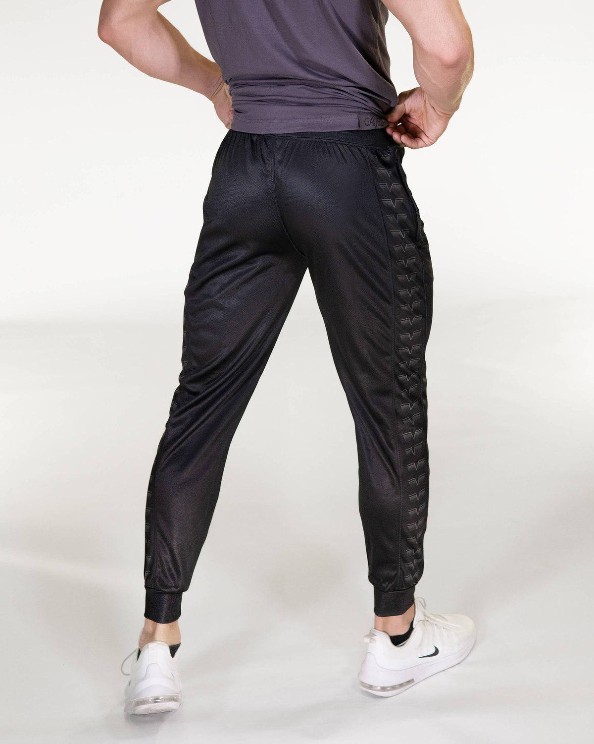 Gavelo - Track Pant Black - Rückseite