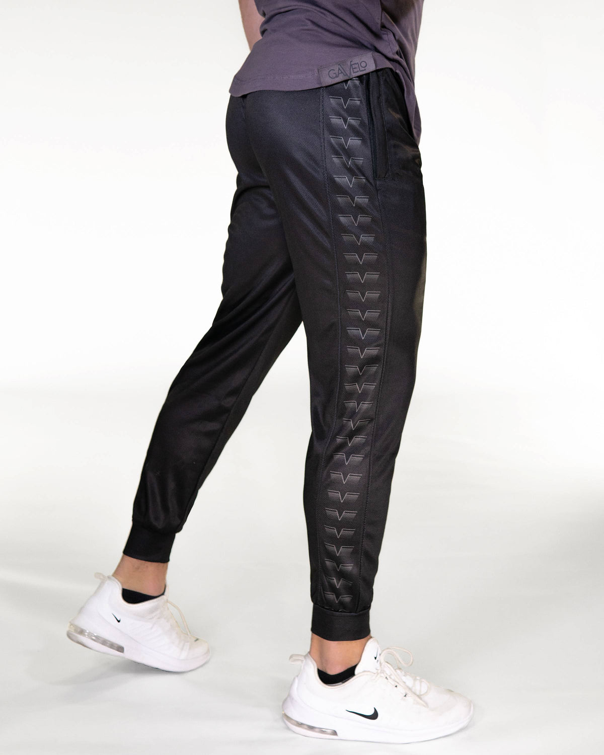 Gavelo - Track Pant Black - Seitlich