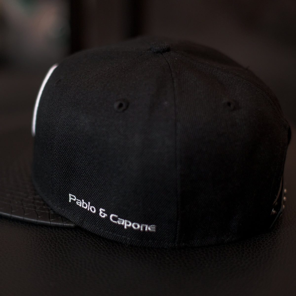 Pablo & Capone - Leathersnap Cap - Black & White - Seitlich