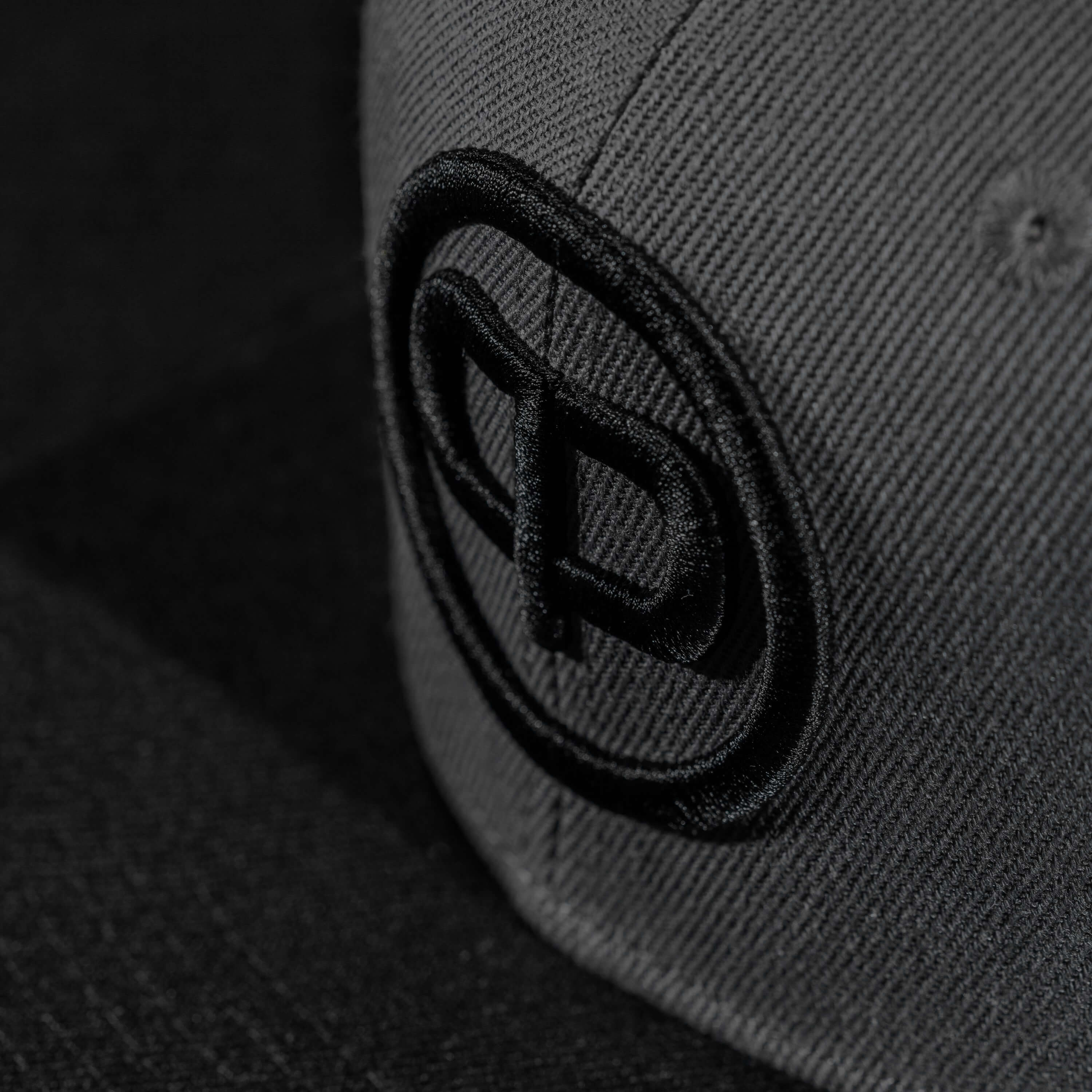 Pablo & Capone - Snapback Cap - Anthracite on Black
