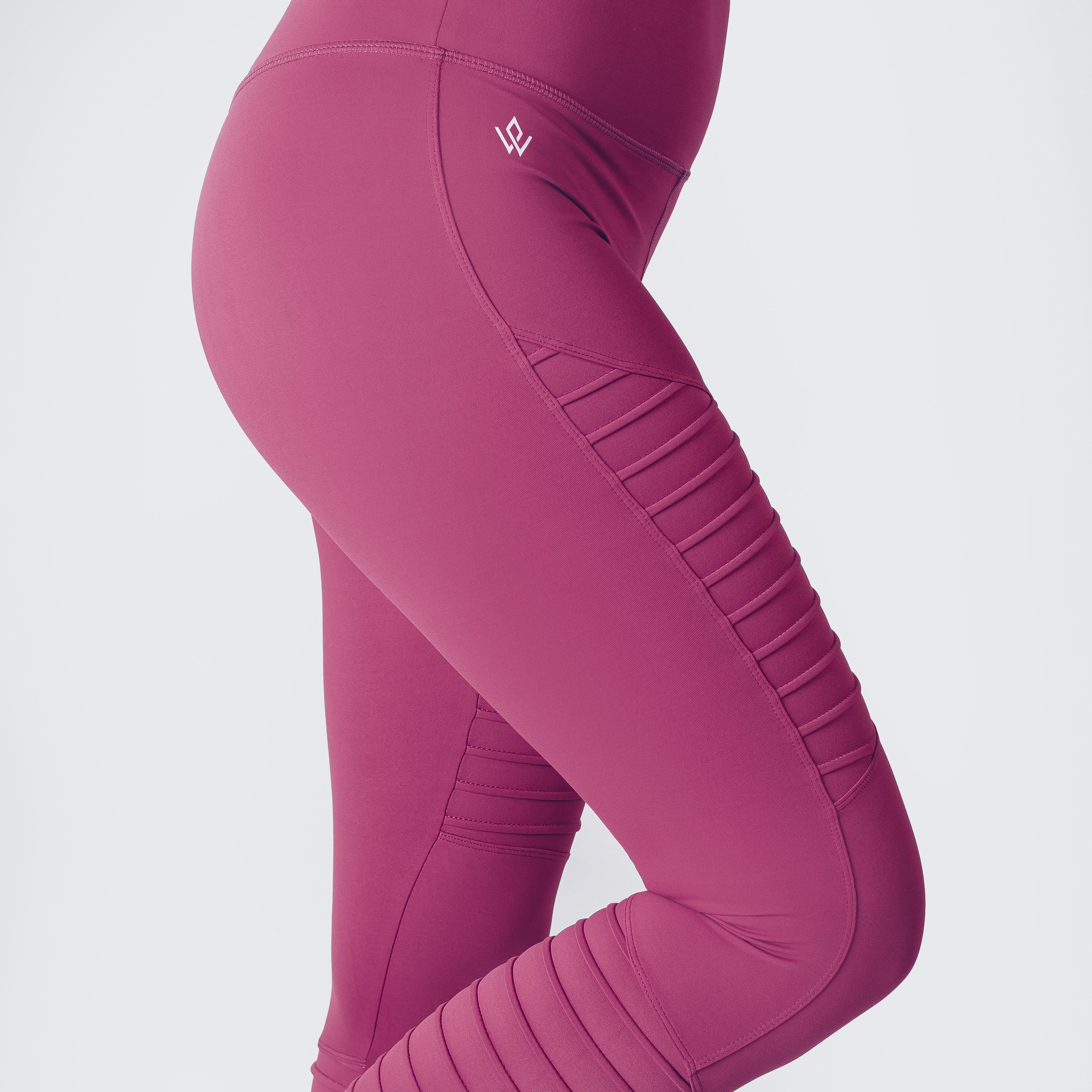 Workout Empire - Regalia Curve Leggings 2.0 - Seitlich Detail