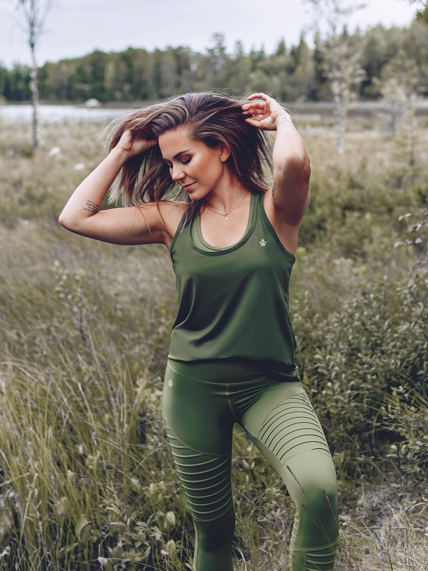 Workout Empire - Regalia Curve Tank 2.0 - Forest - Beispiel
